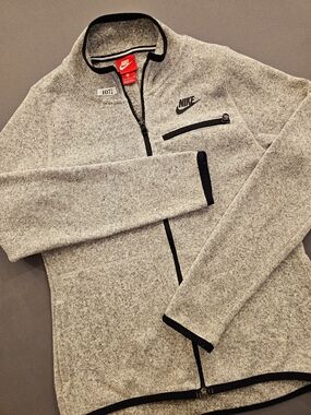 Nike Sportswear Women's Summit Knit Fleece Full-Zip Jacket